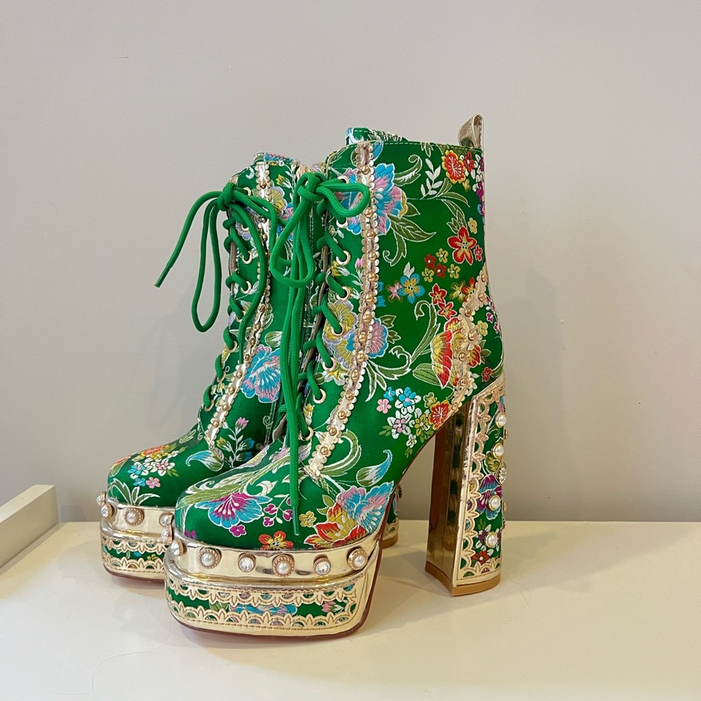 Rhinestone and embroidered green heeled boots!